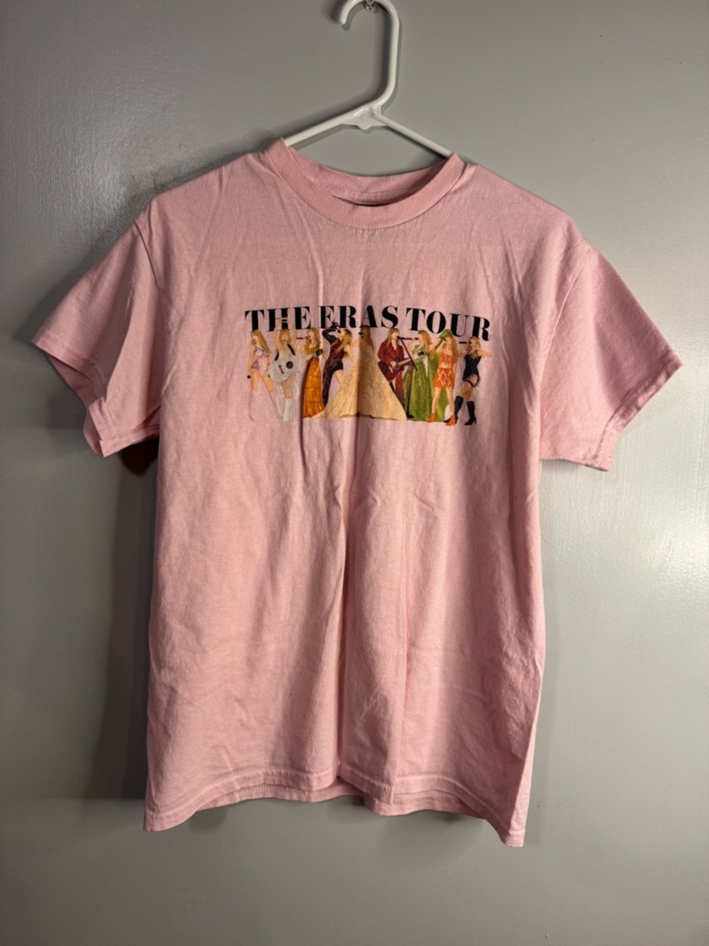 Taylor Swift Pink "The Eras Tour" Short Sleeve Tee Size Medium